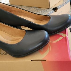 Comfortiva Noxi Black Leather size USA 7